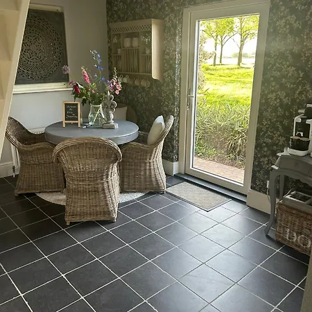Bed & Breakfast B En B By Josephina Maasbommel